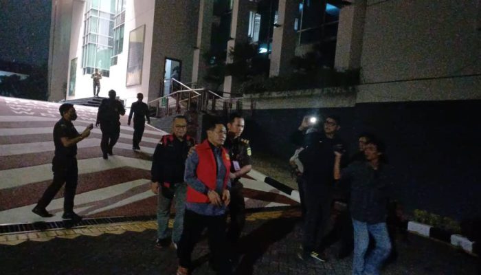Korupsi Dana Pendidikan Jatim 2017, Mantan Pj Bupati Sidoarjo Ditahan Kejati.