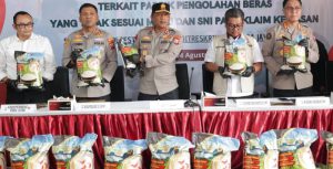 Terbongkar! Praktik Pengoplosan Beras Premium di Sidoarjo, Pelaku Ditangkap Polda Jatim