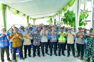 Dukung Swasembada Pangan, Bupati Lamongan Mulai Tanam Padi Musim Ketiga