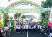 HUT Petrokimia Gresik & RI Diperingati dengan Jalan Sehat, Ribuan Warga Turut Berpartisipasi