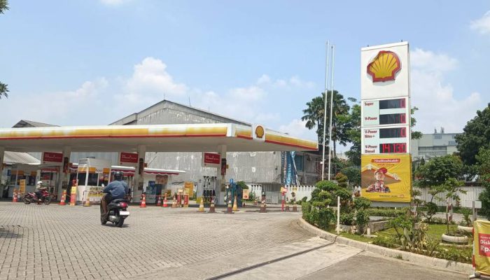 Regulasi Impor BBM Baru Sebabkan SPBU Swasta Kekurangan Stok?