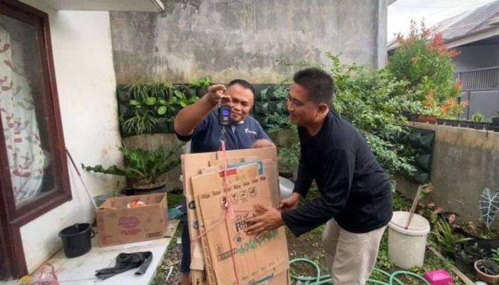 Unik, Warga Bondowoso Bayar Pajak Bumi dan Bangunan dengan Sampah