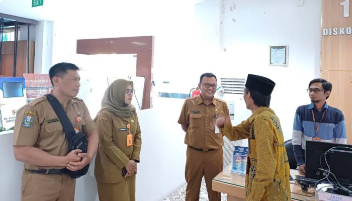 15 Desa di Jawa Timur Raih Predikat Desa Terang di Momentum Right to Know Day