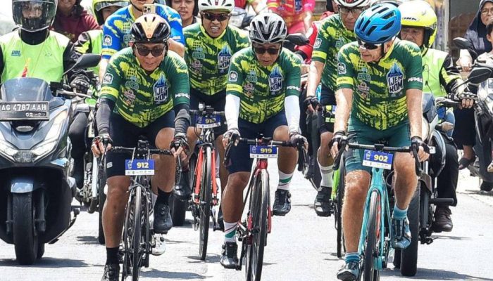 Usia Hampir Tujuh Dekade, Dwi Soetjipto Taklukkan Tanjakan Ekstrem Ijen KOM 2025 