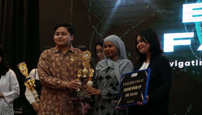 Mahasiswa HI UNEJ Raih Juara 3 Essay Competition ALSA English Fair 2025 di UNAIR