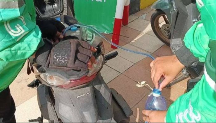 Motor Ojol Mendadak Brebet Usai Isi Pertamax di SPBU Surabaya, Diduga Tercampur Air