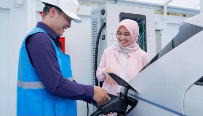 PLN dan Indosat Percepat Digitalisasi Ekosistem Kendaraan Listrik