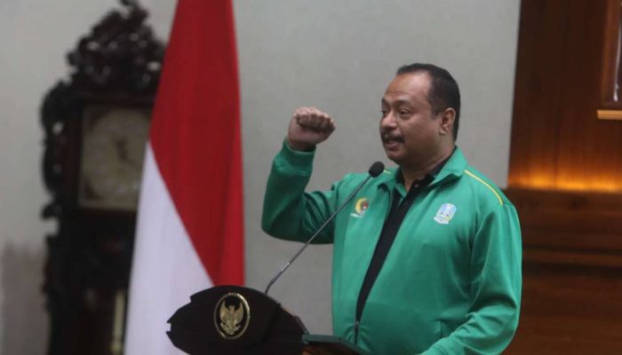 Gubernur Khofifah Berikan Bonus Atlet dan Pelatih Peraih Medali SEA Games 2025