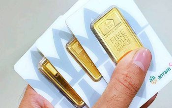 Harga Emas Pekan Depan Diproyeksi Fluktuatif, Tertekan Intrik Politik dan Geopolitik