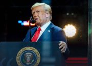 Trump Teken Perintah Eksekutif, Ancam Tarif 25 Persen bagi Negara yang Berdagang dengan Iran