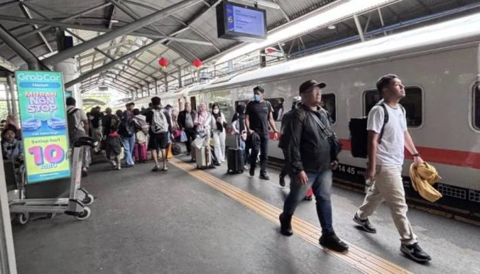 Lonjakan Penumpang Awal Libur Imlek, KAI Daop 8 Surabaya Layani 42 Ribu Pelanggan