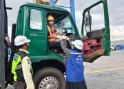 TPS Berbagi Takjil untuk Pengemudi Truk dan Mitra Kerja di Bulan Ramadhan