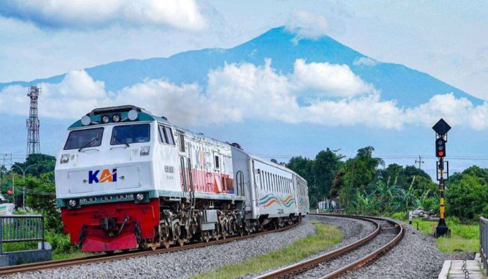 Angkutan Lebaran 2026, Okupansi Penumpang Kereta Api Tembus Lebih dari 100 Persen