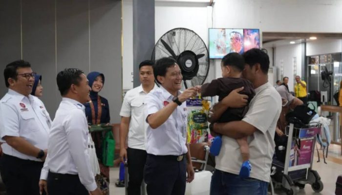 Tinjau Arus Balik, Dirut KAI Catat Lonjakan Penjualan di Jember-Surabaya