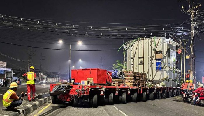 Perkuat Kelistrikan Surabaya, 6 Trafo Raksasa GISTET 500 kV Waru Tiba di Tanjung Perak