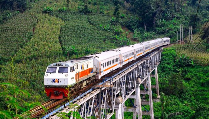 KAI Perkuat Transportasi Hijau dengan Penggunaan Biosolar B40