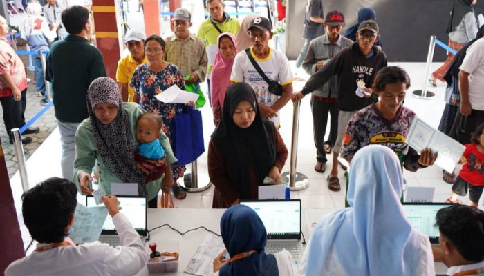 Pertamina Patra Niaga Gelar Pasar Murah di Jember, Sembako Rp211 Ribu Ditebus Rp30 Ribu