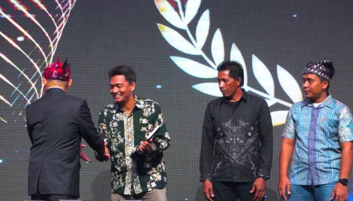 Program Kampung Hidroponik Dongkrak Prestasi PT Terminal Teluk Lamong di Bidang TJSL