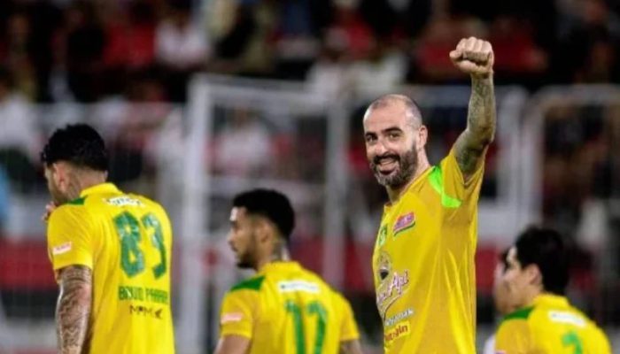 Persebaya Surabaya Menggila, Malut United Takluk Tanpa Balas