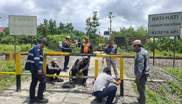 Tekan Risiko Kecelakaan, KAI Tutup 2.220 Perlintasan Liar Sejak 2017