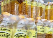 Harga Minyak Goreng Naik, Bulog Jatim Tambah Pasokan MinyaKita
