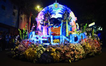 Mobil Hias Pelindo Tampilkan Harmoni Laut dan Budaya di Surabaya Vaganza