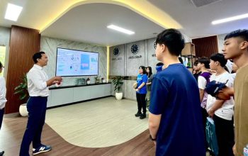 Terminal Teluk Lamong Jadi Destinasi Edukasi Maritim bagi Siswa Singapura