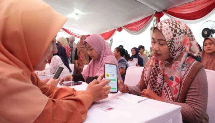 Surabaya Masuk 42 Daerah Percontohan Perlinsos Digital, Birokrasi Bansos Dipangkas Drastis