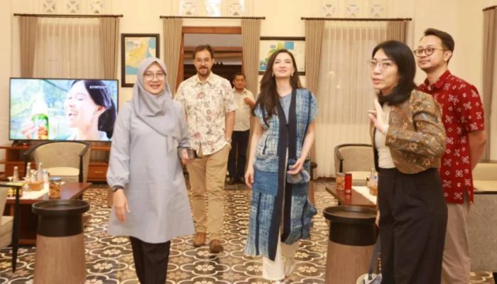 Raline Shah Terpesona Banyuwangi, Dari Kemiren hingga Kawah Ijen