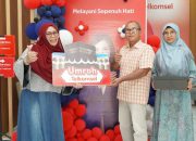 Beruntung! Warga Magetan Menangi Hadiah Umrah dari Program Telkomsel