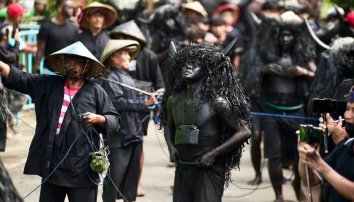 Tradisi Kebo-keboan Alasmalang Banyuwangi Meriah, Ribuan Pengunjung Tumpah Ruah