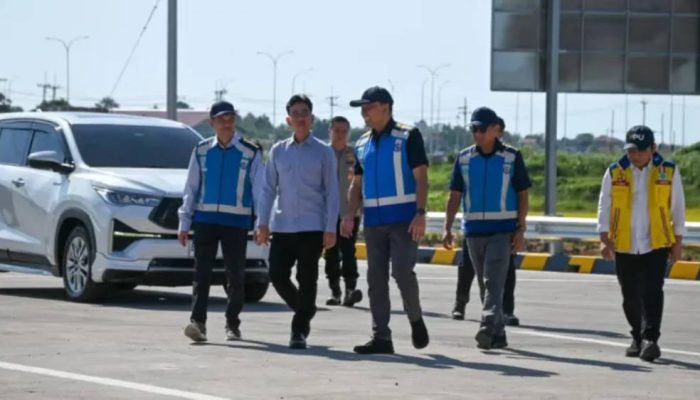 Gibran Tinjau Pembangunan Tol Prosiwangi, Targetkan Perkuat Konektivitas dan Dongkrak Ekonomi Jawa Timur