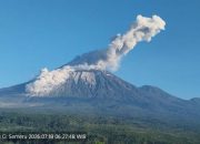 Erupsi Gunung Semeru Luncurkan Awan Panas 3,5 Kilometer, Status Tetap Siaga