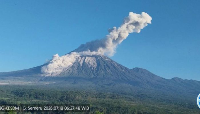 Erupsi Gunung Semeru Luncurkan Awan Panas 3,5 Kilometer, Status Tetap Siaga