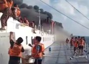 Kapal Penumpang Mutiara Santosa 2 Terbakar di Laut Madura, Tim SAR Lakukan Evakuasi