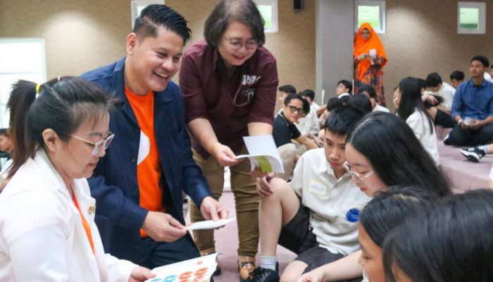 FWD Insurance Dorong Inklusi Keuangan Generasi Muda Melalui Program JA SparkTheDream di Surabaya