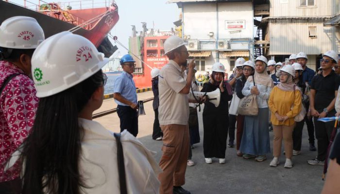 Belajar Praktik Sustainability, 40 Profesional IS2P Kunjungi Pabrik Bogasari