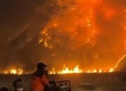 Kebakaran Meluas, Seluruh Akses Wisata Gunung Bromo Ditutup