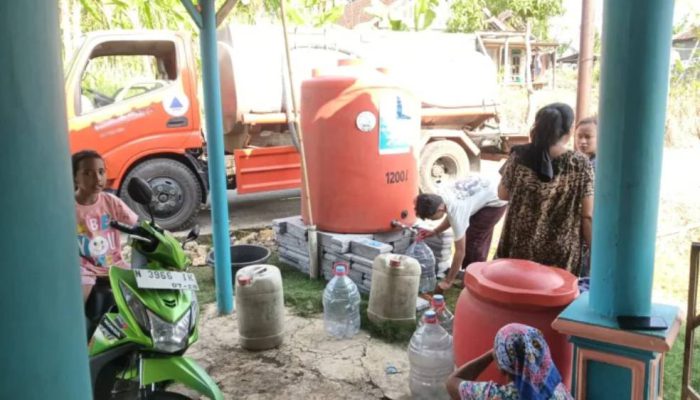 BPBD Malang Kirim 64.800 Liter Air Bersih ke Lima Desa Terdampak Kekeringan