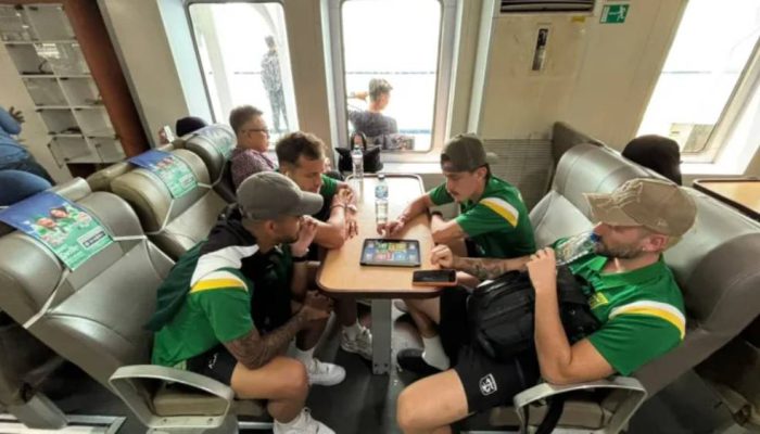 Penerbangan Dibatalkan Akibat Erupsi Krakatau, Persebaya Surabaya Lakukan Perjalanan Multimoda Pulang dari Lampung