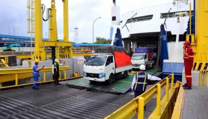 ASDP Kerahkan 26 Kapal, Antrean Kendaraan di Ketapang Berhasil Diurai