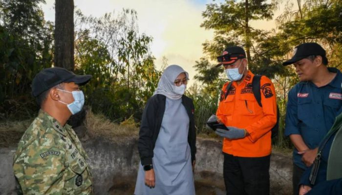 Wisata Kawah Ijen Masih Ditutup, BKSDA Waspadai Titik Api dan Tiupan Angin