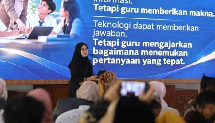 Ipuk Fiestiandani Dorong Guru Banyuwangi Terus Upgrade Skill dan Kompetensi