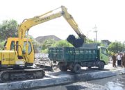 Jelang Musim Hujan, Pemkab Sidoarjo Kerahkan 8 Ekskavator Normalisasi Sungai