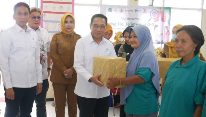 Wamenkes Tinjau TBC dan KRIS di RSUD Notopuro Sidoarjo