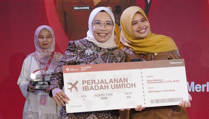 Kembangkan Larvasida DBD Berbasis STEM, Guru SMAN 4 Surabaya Juara Terpujilah GURU