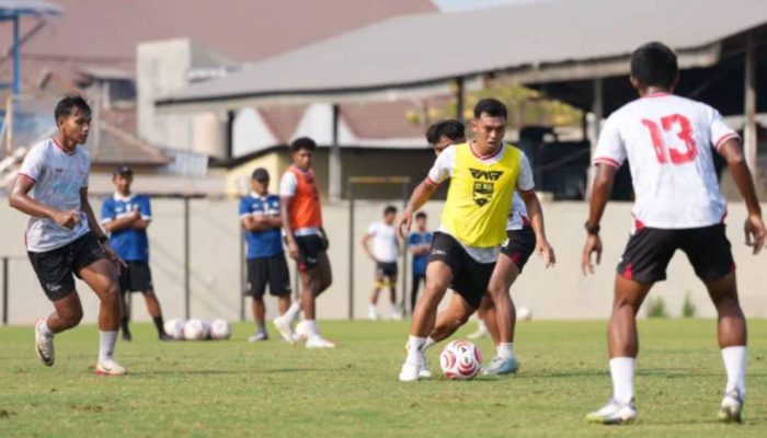 De Red FC Siapkan Rotasi di I.League Cup, Aji Santoso Tunggu Jadwal Resmi