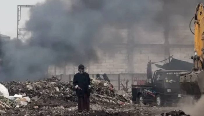 Pembakaran Sampah Sembarangan di Surabaya Jadi Sorotan, DLH Pantau Kawasan Tambak Mayor