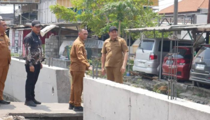 Progres Betonisasi Jalan Gedangan–Betro Tertinggal, Pemkab Sidoarjo Minta Kontraktor Bergerak Cepat