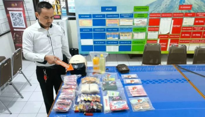 Belanja Mi Instan dan Rokok Pakai Uang Palsu, Dua Perempuan Diamankan di Malang